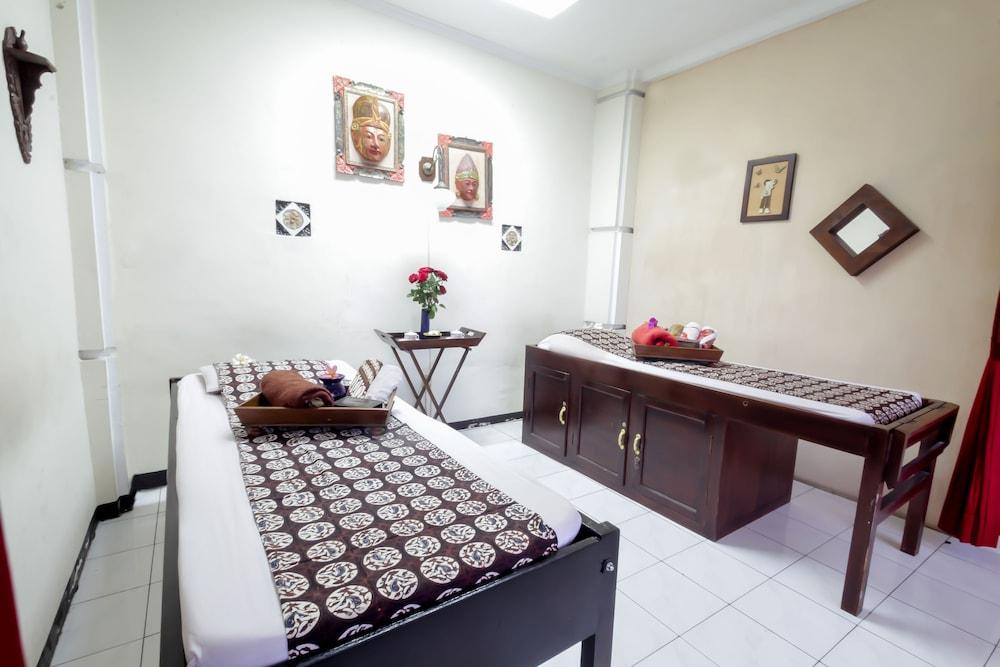 Royal Hotel And Villa Batu Batu  Esterno foto