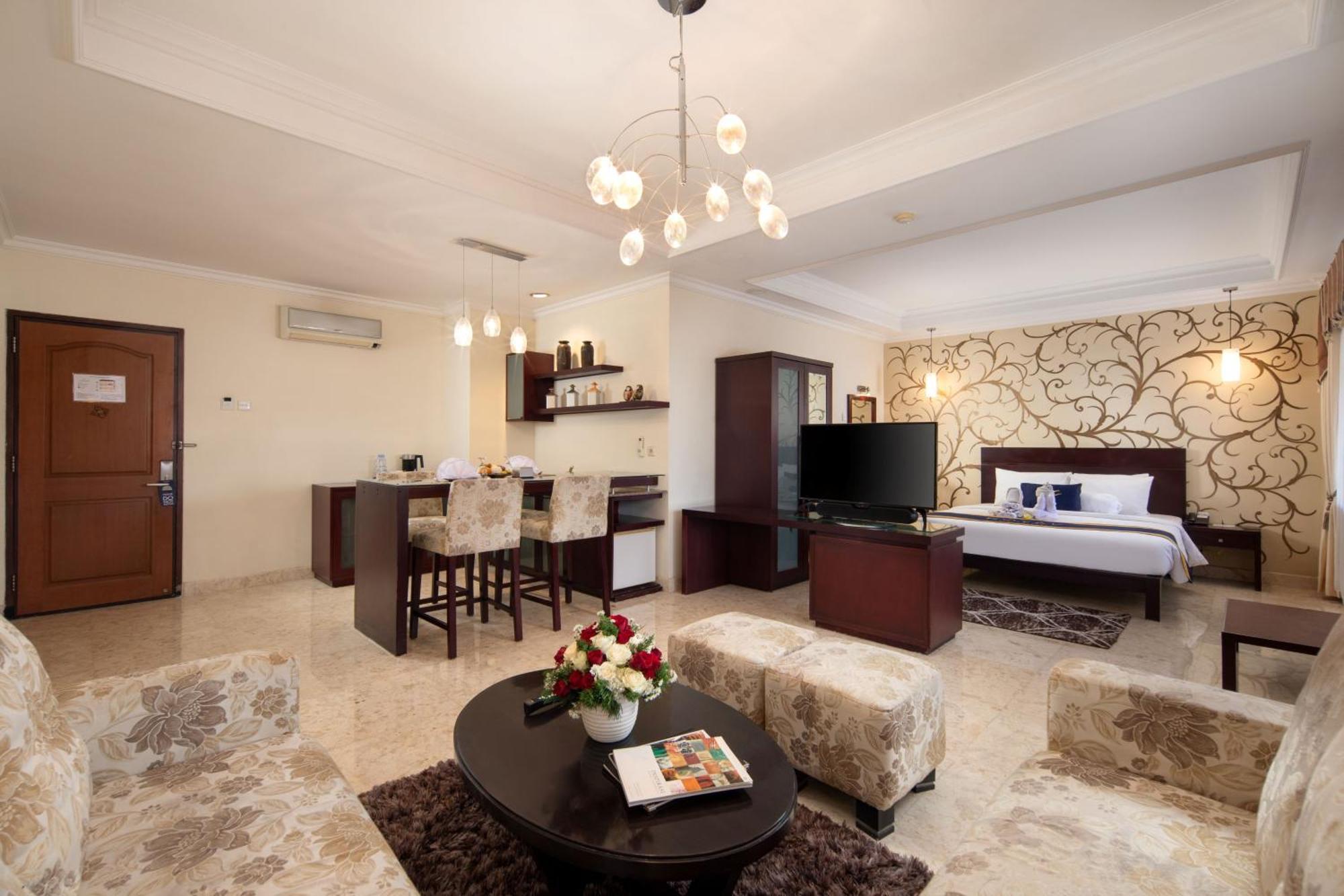 Royal Hotel And Villa Batu Batu  Esterno foto
