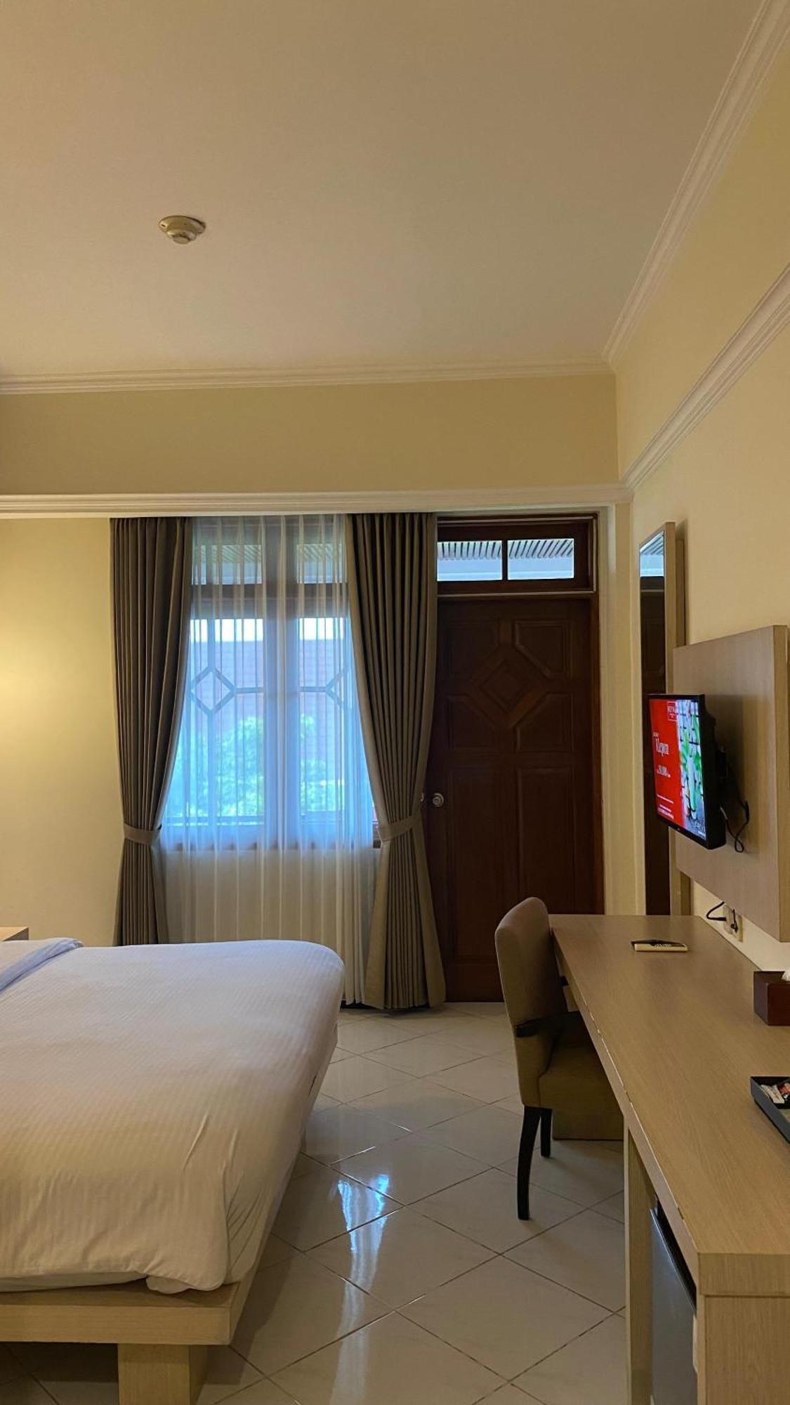 Royal Hotel And Villa Batu Batu  Esterno foto