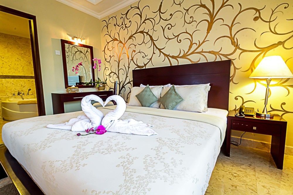 Royal Hotel And Villa Batu Batu  Esterno foto