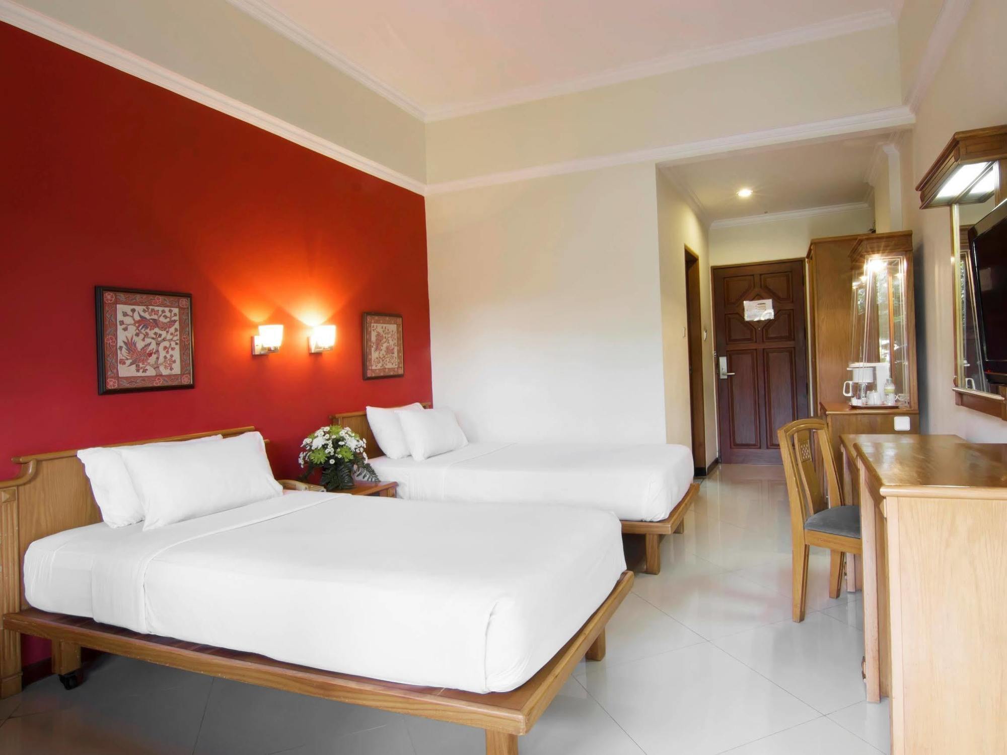 Royal Hotel And Villa Batu Batu  Esterno foto